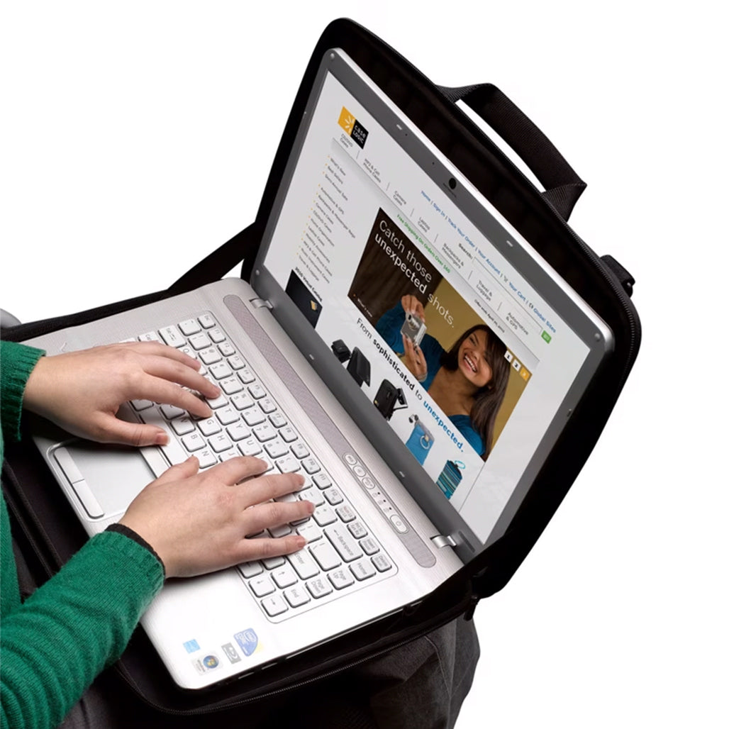 A Photo Of Case Logic 15.6