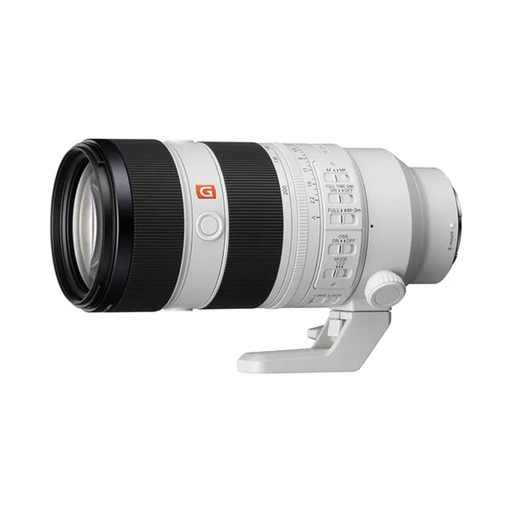 A Photo Of Sony FE 70-200mm f/2.8 GM OSS II Lens – Lightweight Pro Zoom with Advanced Autofocus and Optical Performance