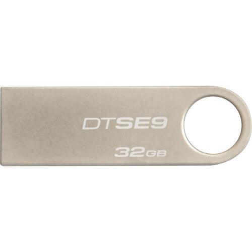 A Photo Of Kingston 32GB DataTraveler SE9 USB Flash Drive – Durable Metal Design for Reliable Data Storage