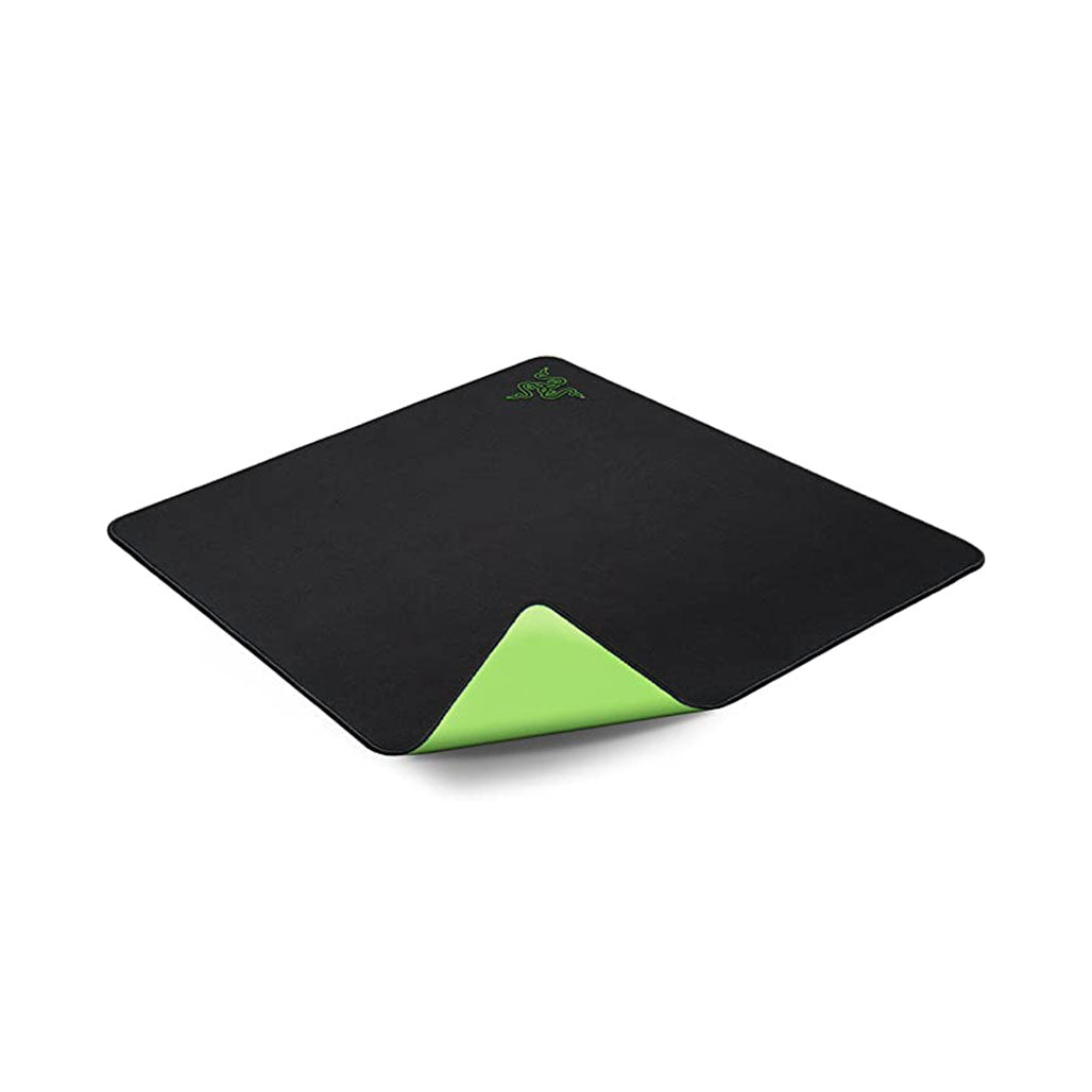 A Photo Of Razer Gigantus Elite - Ultra-Large Soft Gaming Mouse Pad for Speed and Control
