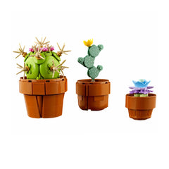A Photo Of LEGO Tiny Plants 758 Pieces - 10329