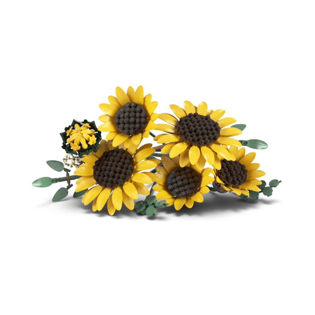 A Photo Of LEGO Sunflower Bouquet - 686 Pieces - 11502