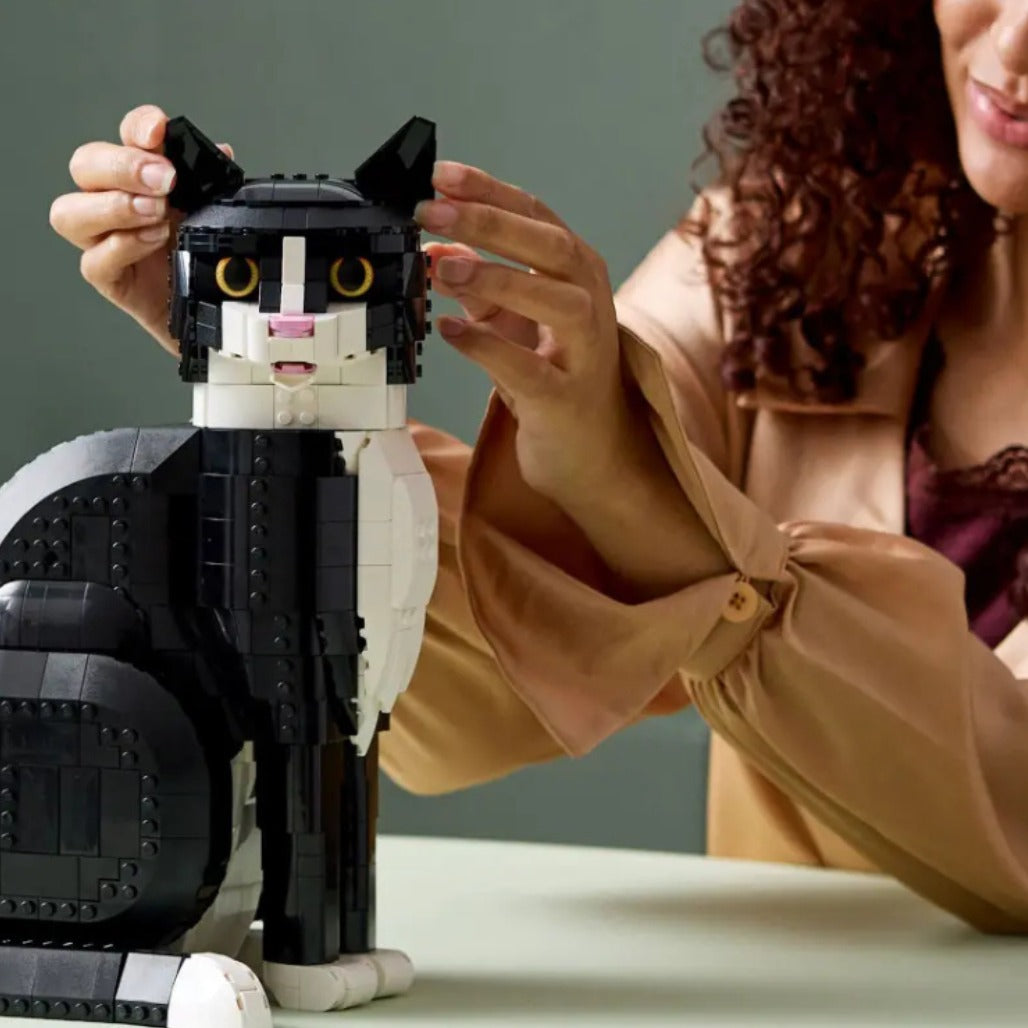 A Photo Of LEGO Ideas Tuxedo Cat 1710 Pieces - 21349
