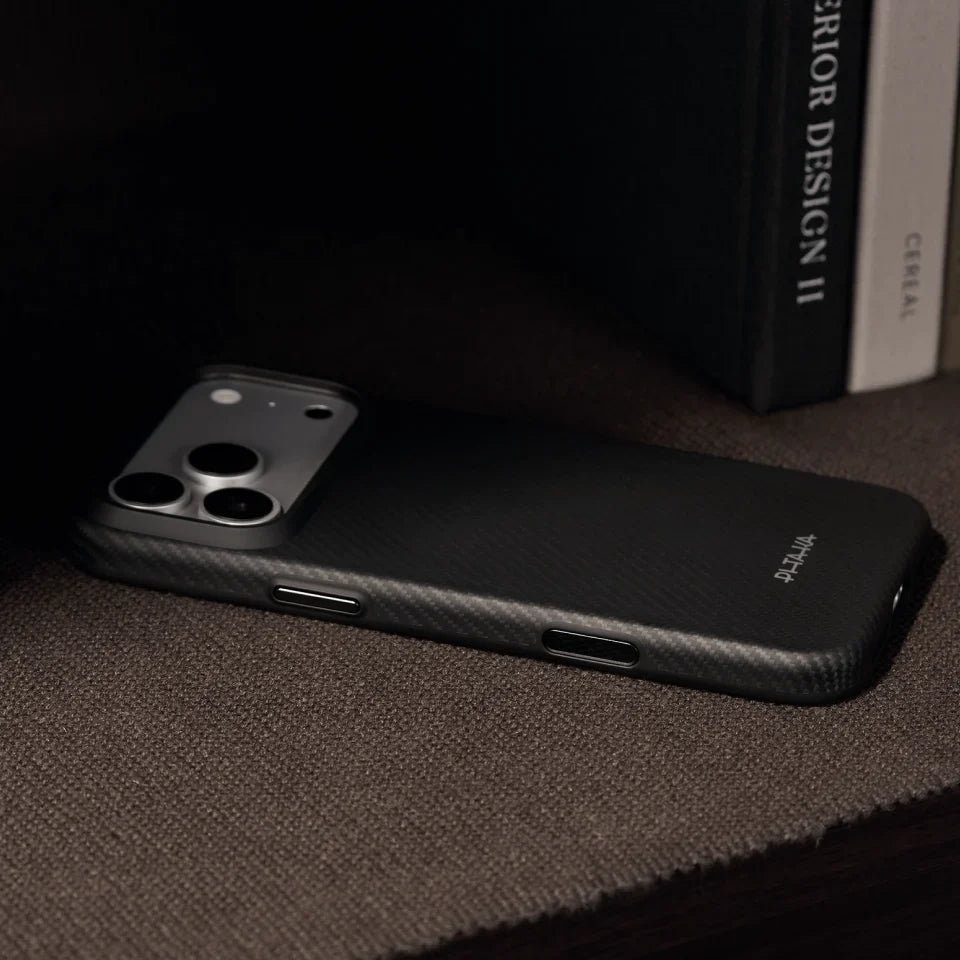 A Photo Of Pitaka Summa Case for iPhone 18 Series – Aramid Fiber MagSafe Protective Case