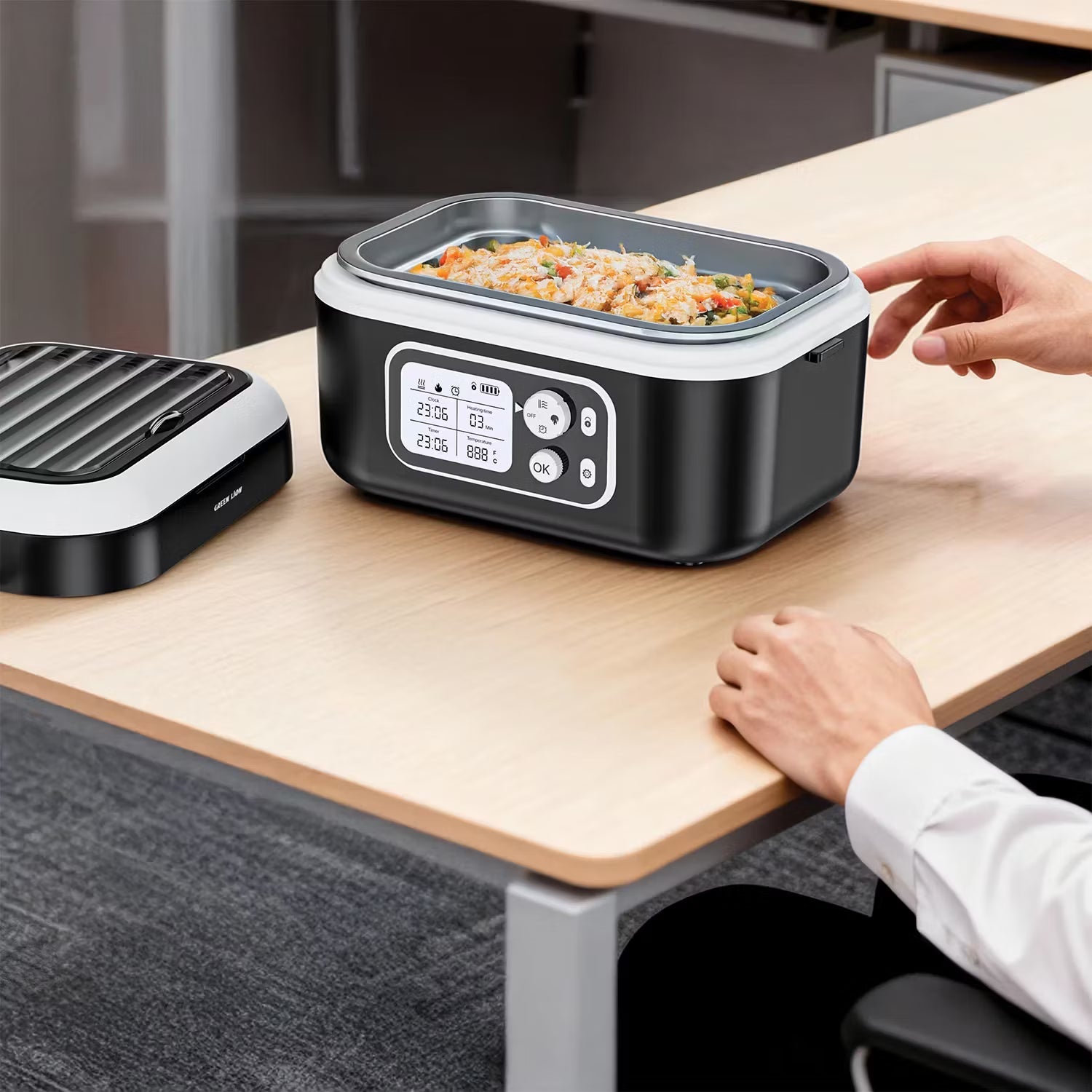 A Photo Of Green Lion Electric Lunch Box GNGLB35LBXBK - 1.5L, Black