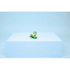 A Photo Of LEGO Creator 3-in-1 Wild Animals: Colorful Hummingbird 312 Pieces - 31384