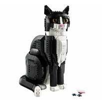 LEGO Ideas Tuxedo Cat 1710 Pieces - 21349