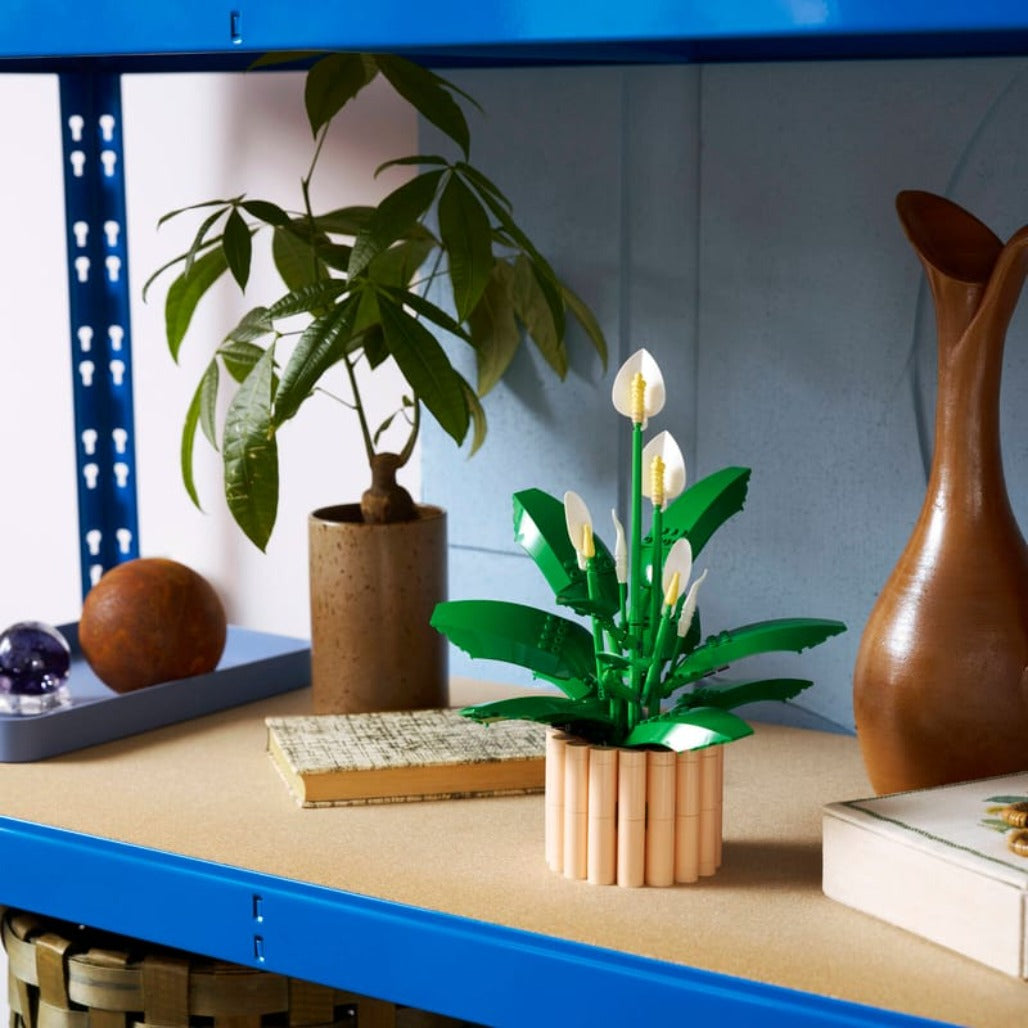 A Photo Of LEGO Peace Lily - 474 Pieces - 11504