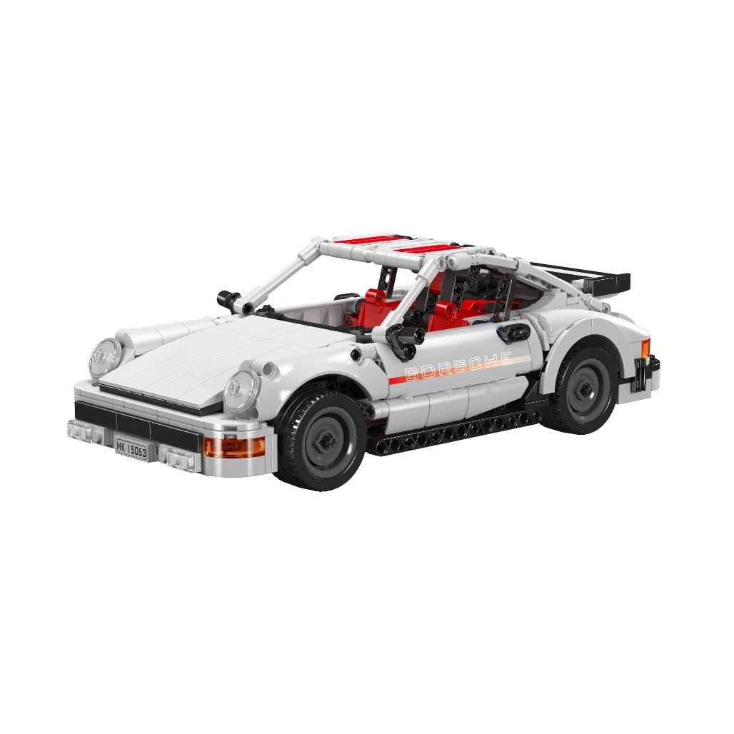 A Photo Of Mould King 911 Pull-Back Sports Car Building Toy Set - 824 Pieces - 15063