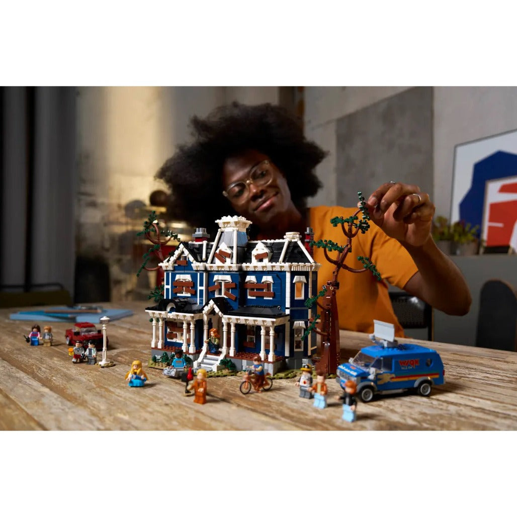 A Photo Of LEGO Icons Stranger Things: The Creel House 2593 Pieces - 11370