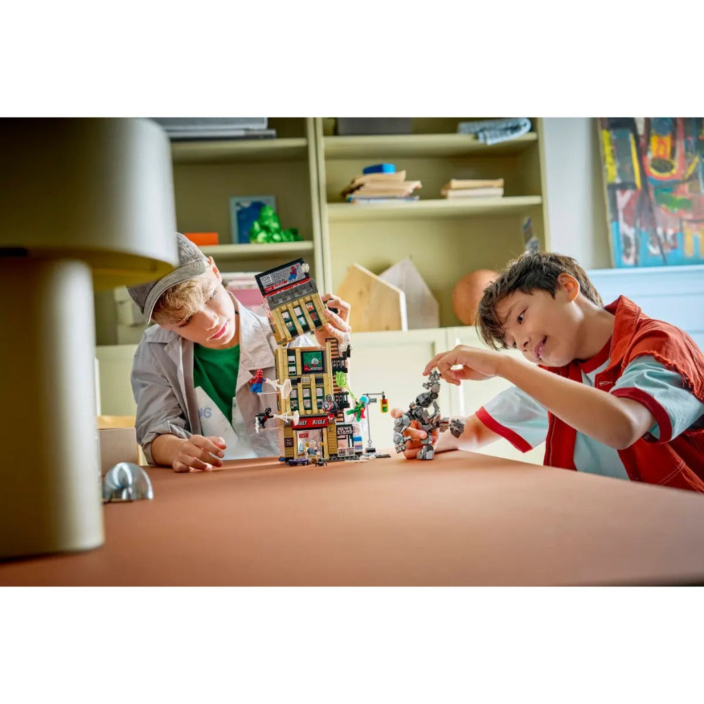 A Photo Of LEGO Marvel Spider-Man vs. Mysterio: The Daily Bugle 781 Pieces - 76342