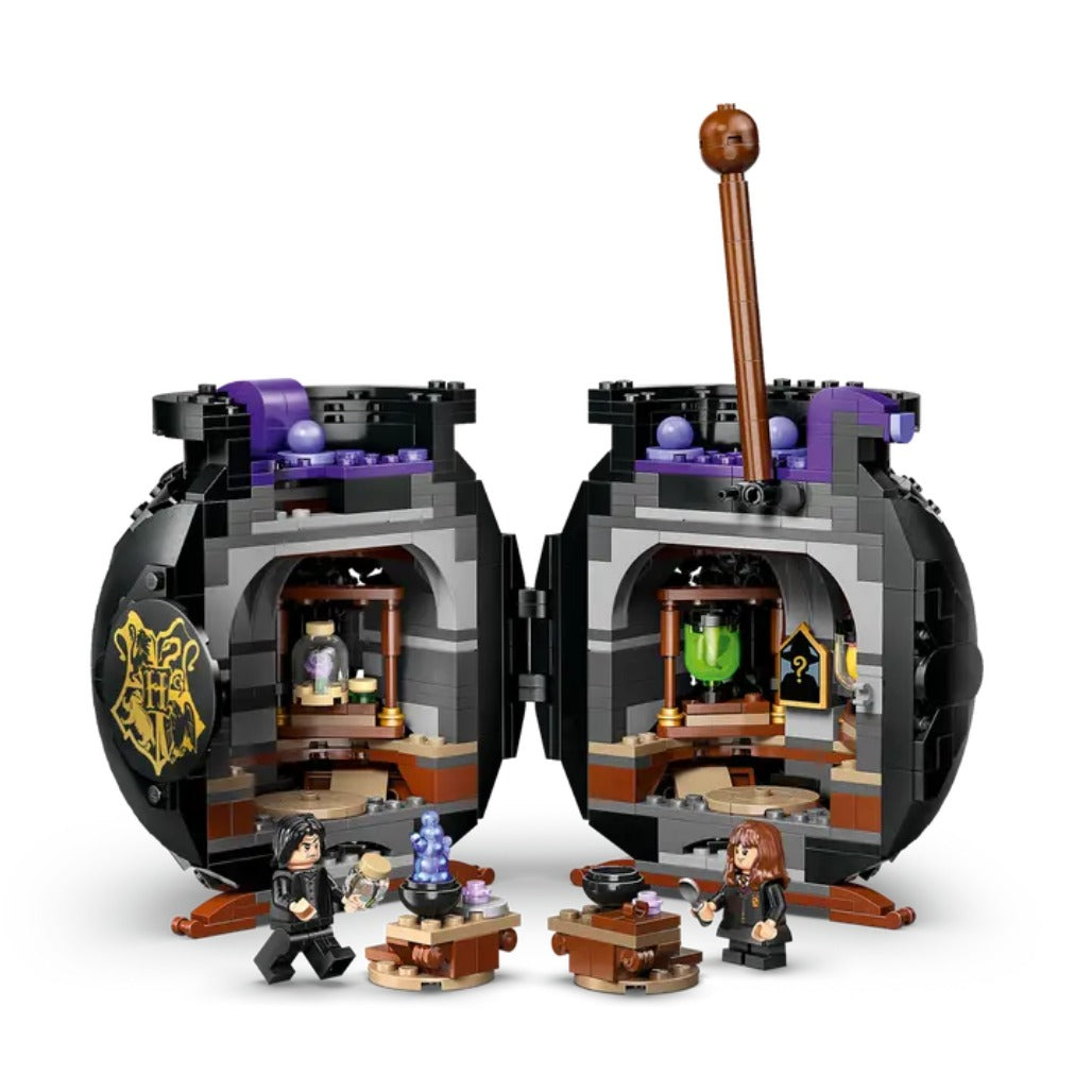 A Photo Of LEGO Harry Potter Cauldron: Secret Potions Classroom 652 Pieces - 76464