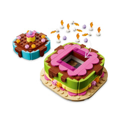 A Photo Of LEGO Creator Birthday Party Cake 219 Pieces - 40815