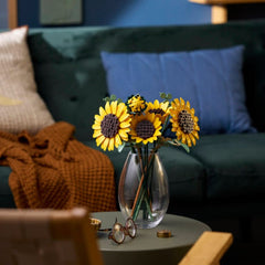 A Photo Of LEGO Sunflower Bouquet - 686 Pieces - 11502