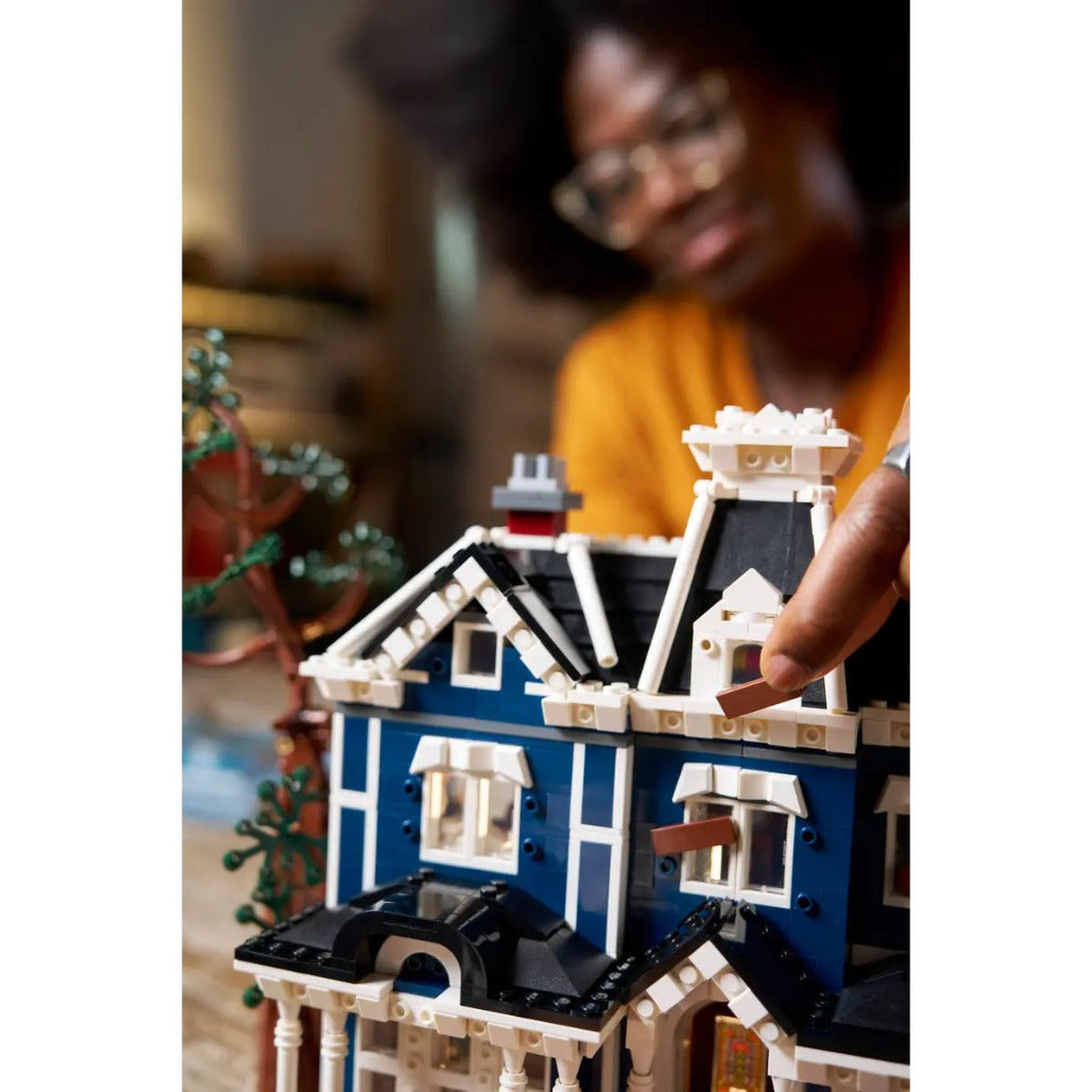 A Photo Of LEGO Icons Stranger Things: The Creel House 2593 Pieces - 11370