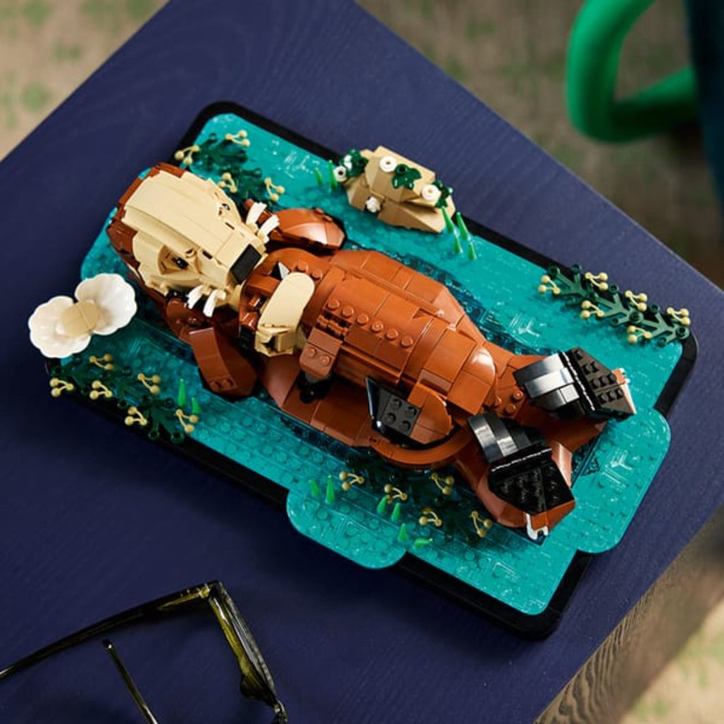 A Photo Of LEGO Floating Sea Otters - 1234 Pieces - 21366