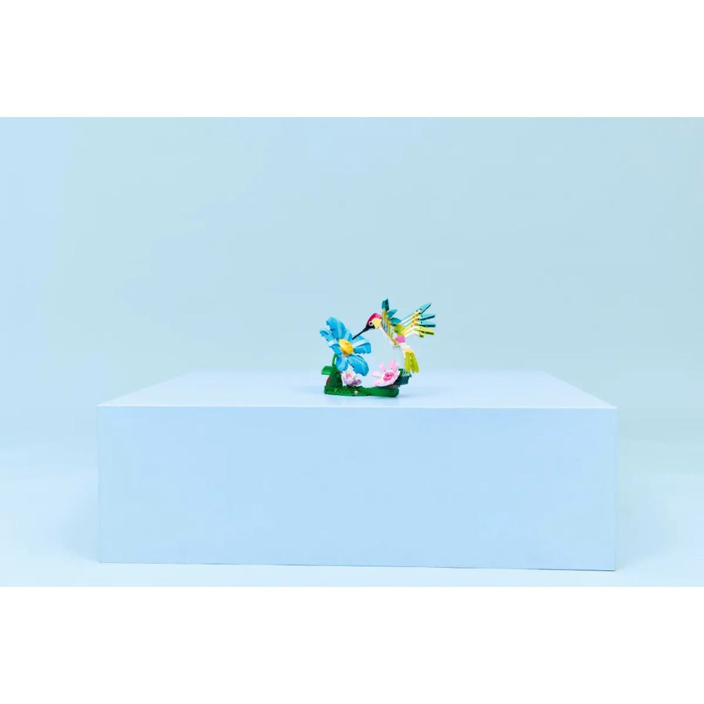 A Photo Of LEGO Creator 3-in-1 Wild Animals: Colorful Hummingbird 312 Pieces - 31384