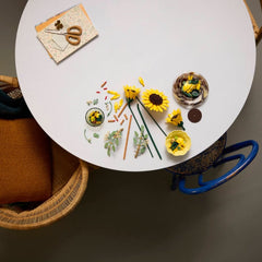 A Photo Of LEGO Sunflower Bouquet - 686 Pieces - 11502