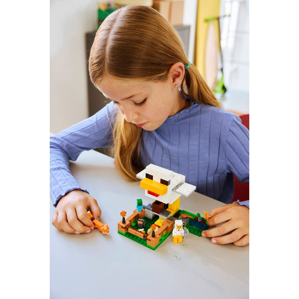 A Photo Of LEGO Chicken Farm - 233 Pieces - 21585