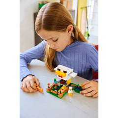 A Photo Of LEGO Chicken Farm - 233 Pieces - 21585