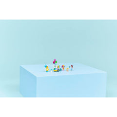 A Photo Of LEGO Ice Cream & Balloon Stand - 107 Pieces - 42692
