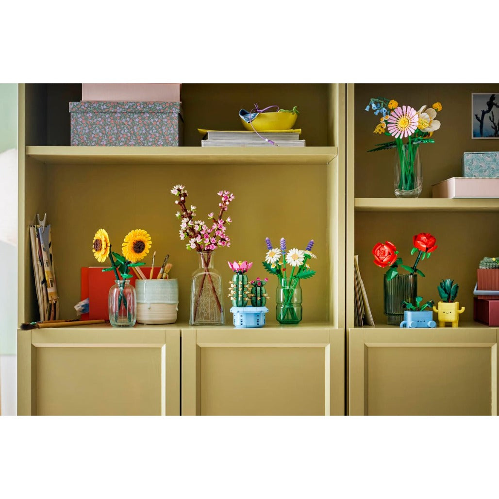 A Photo Of LEGO Botanicals Flowering Cactus 482 Pieces - 11509