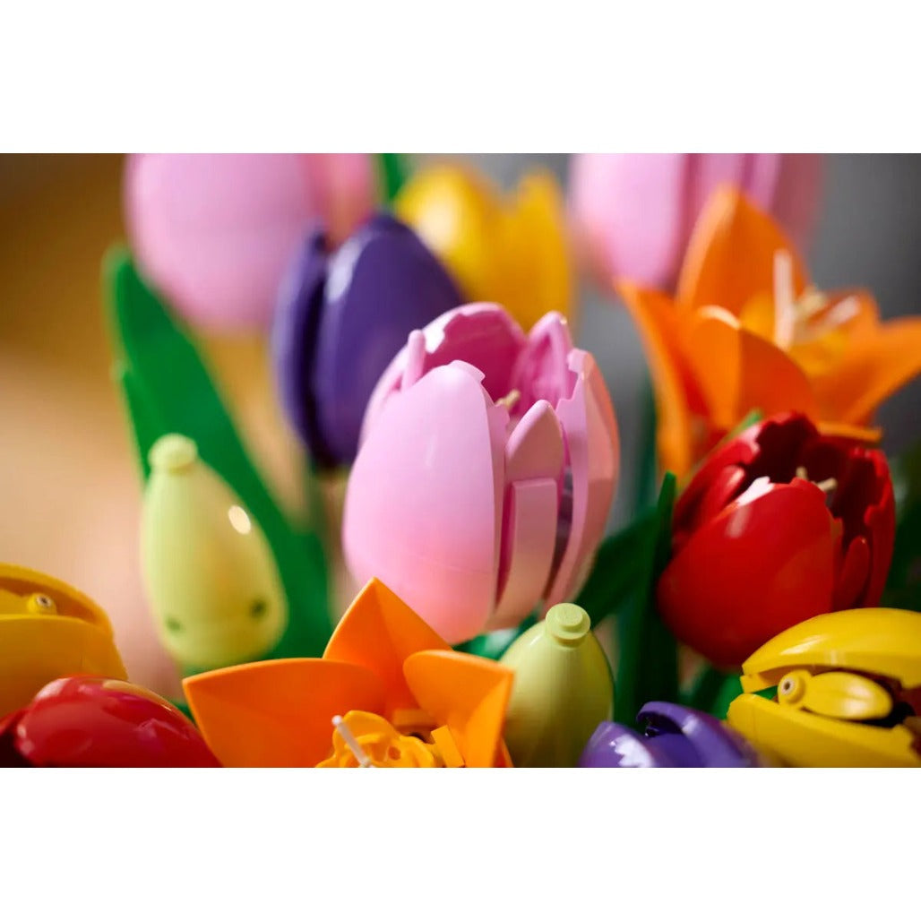 A Photo Of LEGO Botanicals Tulip Bouquet 576 Pieces - 11501