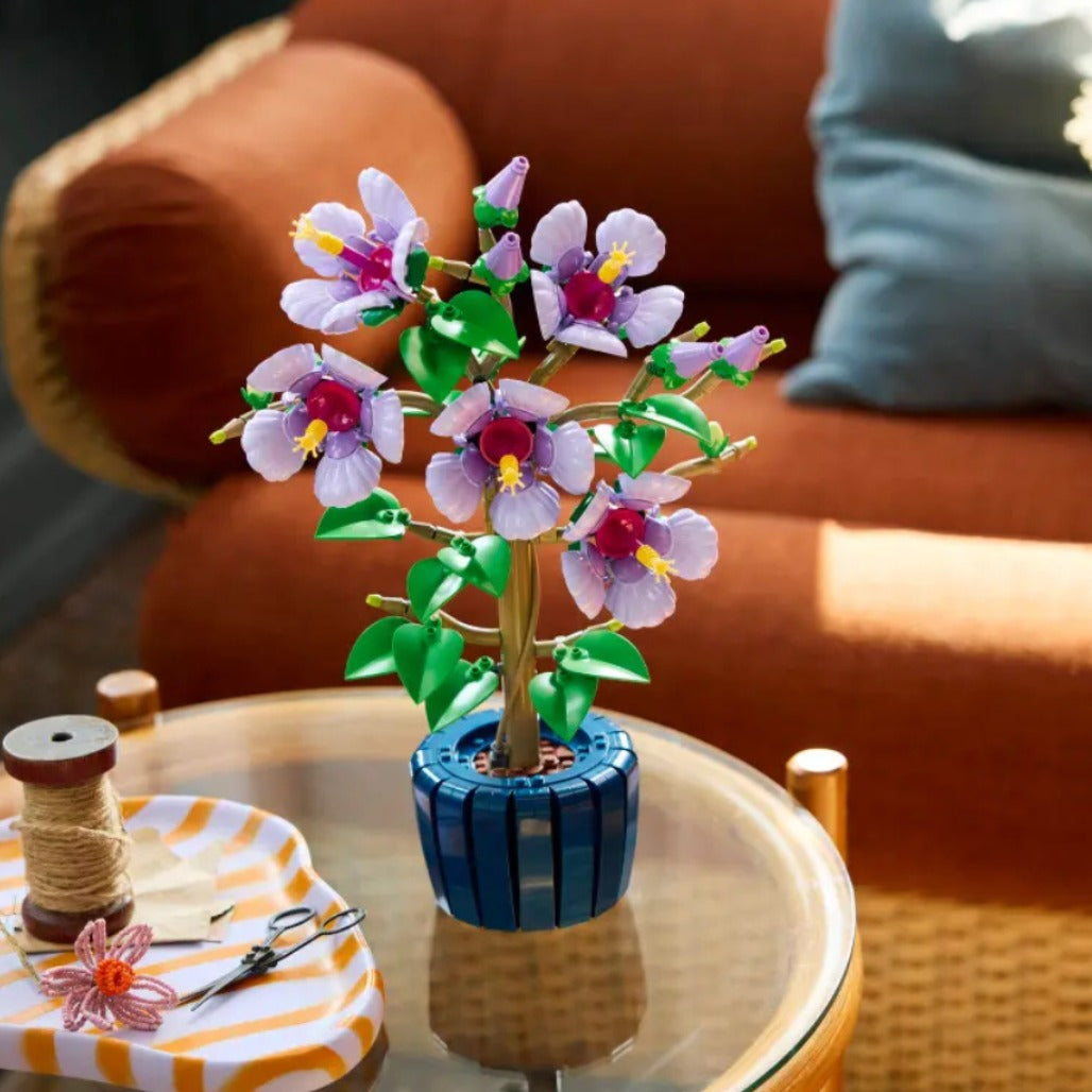 A Photo Of LEGO Botanicals Hibiscus 660 Pieces - 10372
