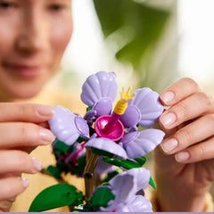 A Photo Of LEGO Botanicals Hibiscus 660 Pieces - 10372