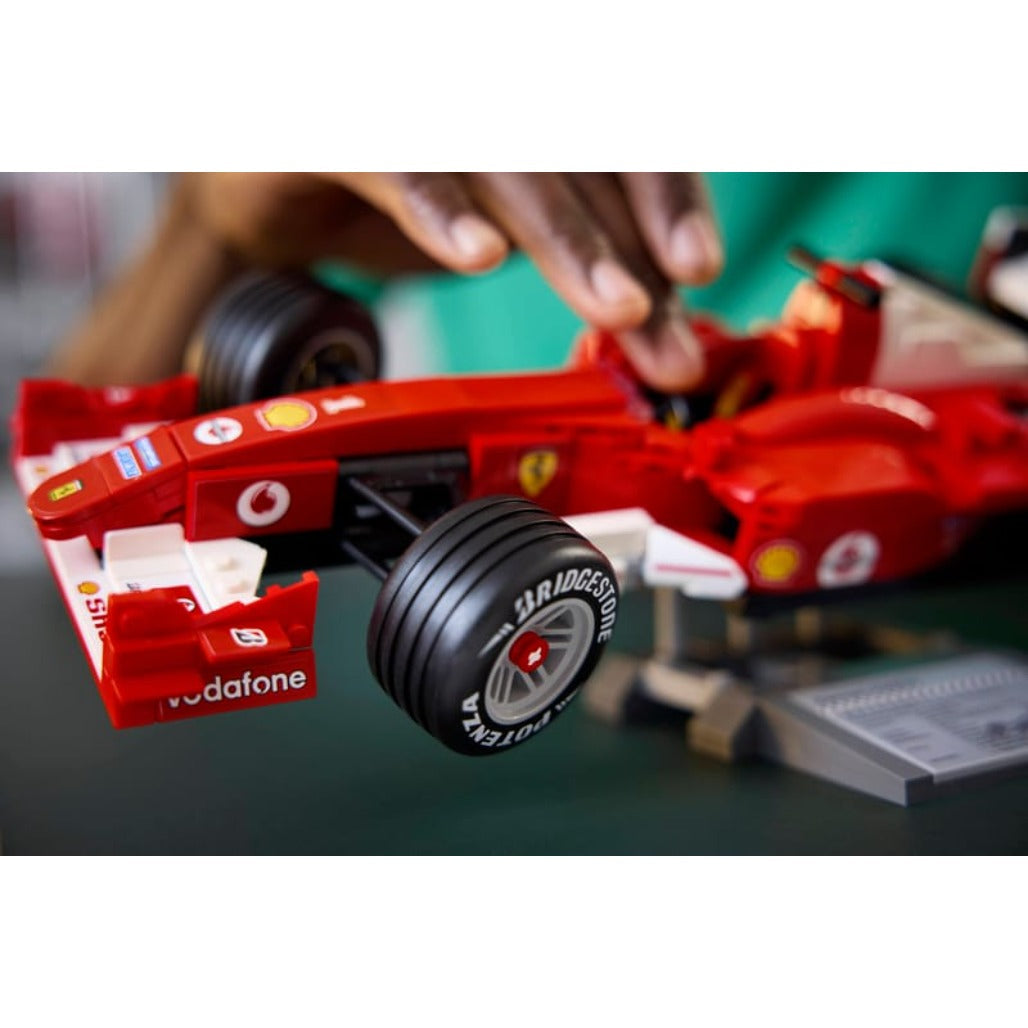 A Photo Of LEGO Ferrari F2004 & Michael Schumacher - 735 Pieces - 11375