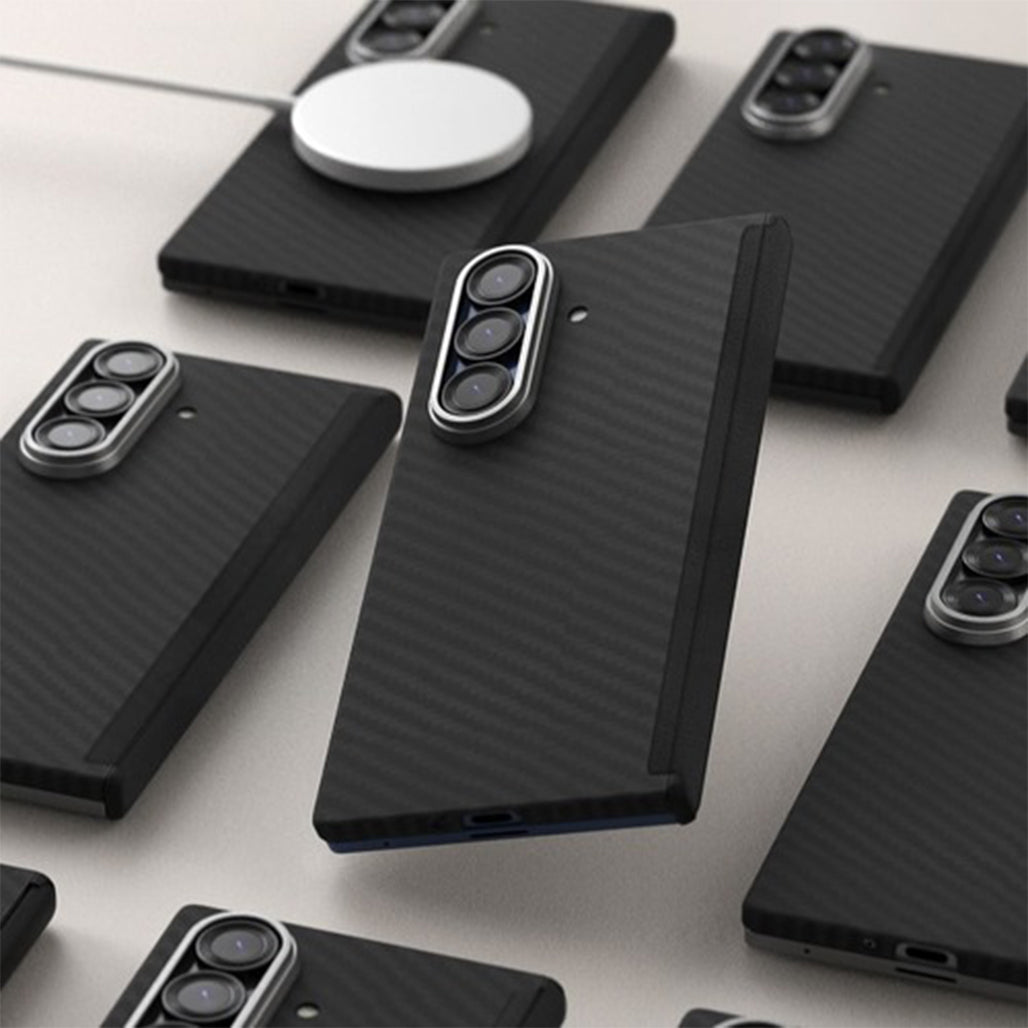 A Photo Of Araree Aramee M Case for Samsung Galaxy Z Fold 7