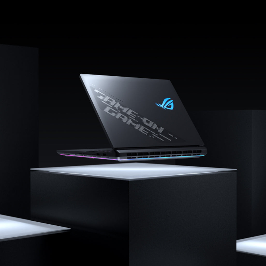 A Photo Of Asus ROG Strix SCAR 18 (2025) G835LX-S9113 - 18