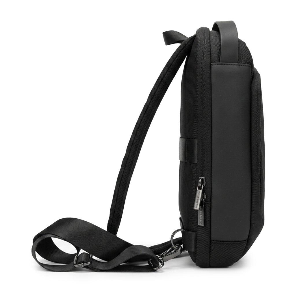 A Photo Of Blupebble Atlas Laptop Chest Bag