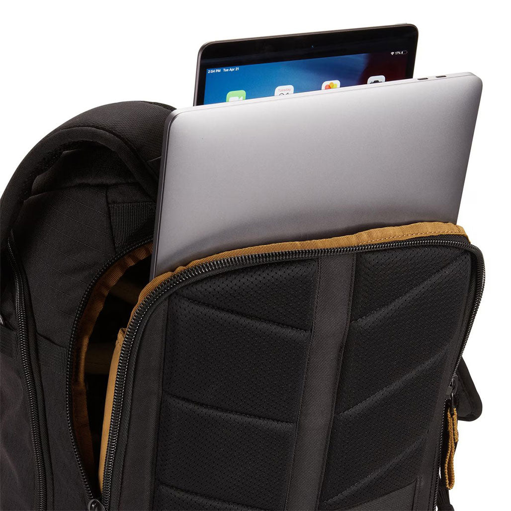 A Photo Of Case Logic Viso Large Camera Backpack - CVBP-106 (Black)