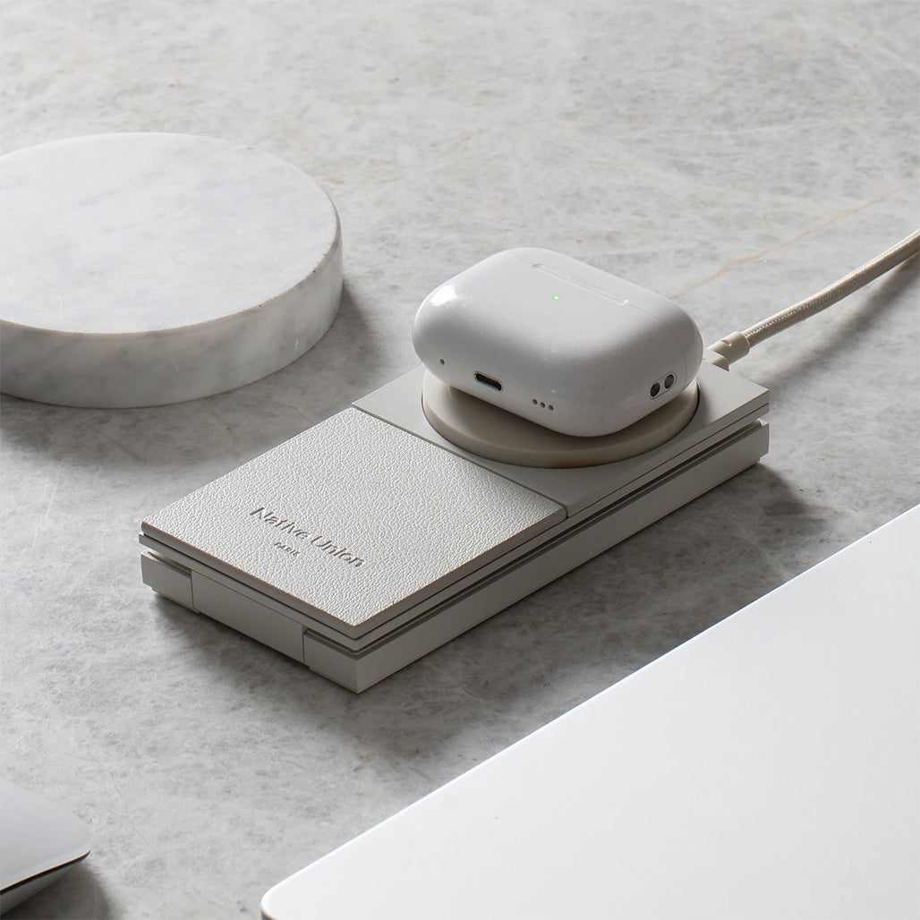 A Photo Of Native Union Rise 3-in-1 Magnetic Wireless Charger
