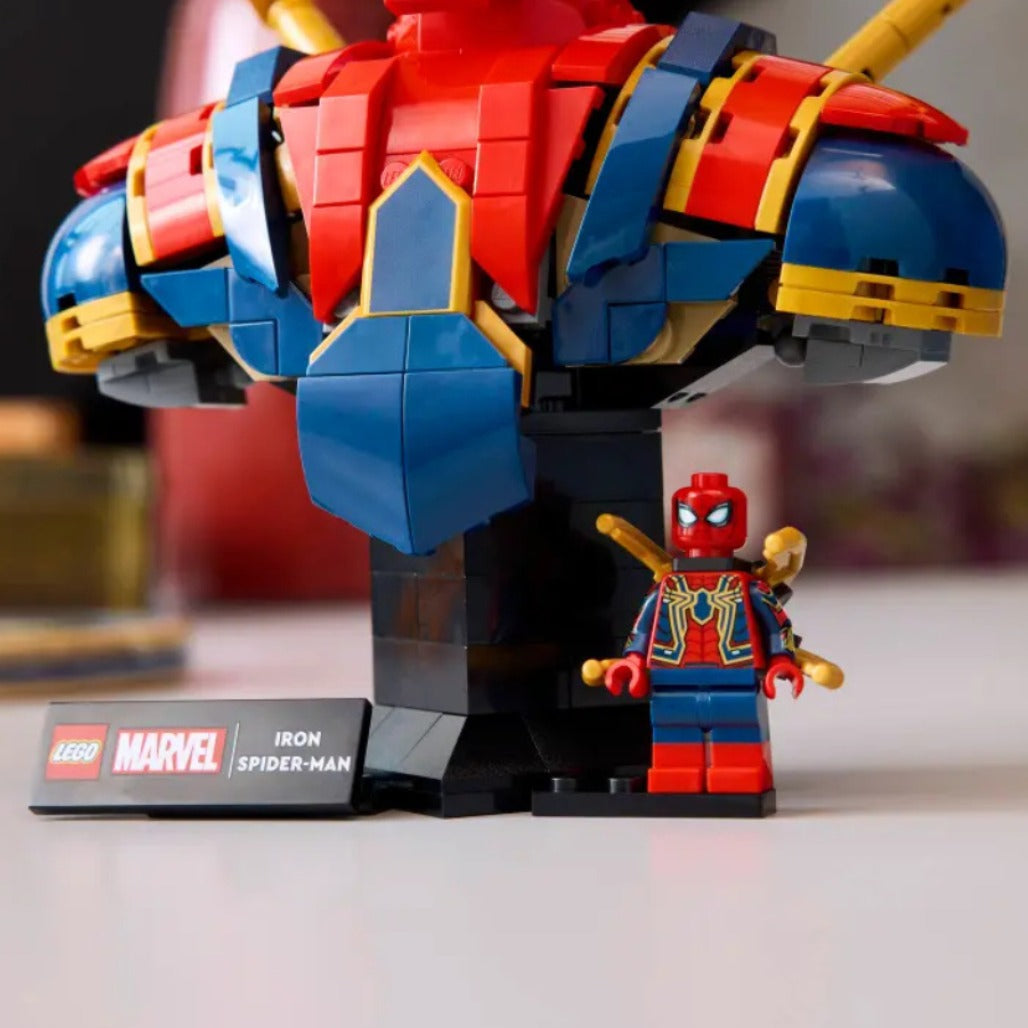 A Photo Of LEGO Marvel Iron Spider-Man Bust 379 Pieces - 76326