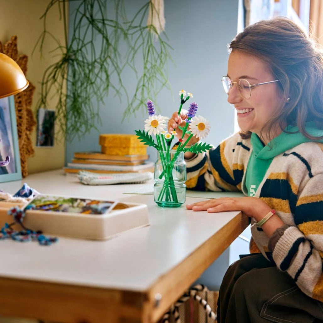 A Photo Of LEGO Daisies - 133 Pieces - 11508