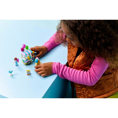 A Photo Of LEGO Ice Cream & Balloon Stand - 107 Pieces - 42692