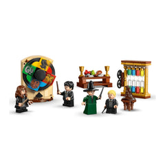 A Photo Of LEGO Hogwarts™ Castle: Sorting Hat™ Ceremony - 124 Pieces - 76460