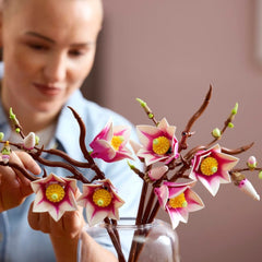 A Photo Of LEGO Magnolia Branches - 435 Pieces - 11510
