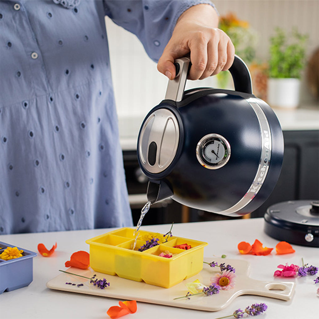 A Photo Of KitchenAid Artisan 1.5L Kettle