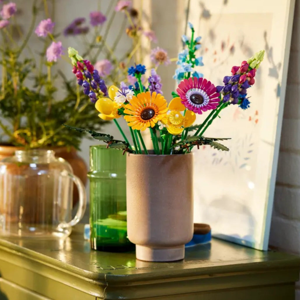 A Photo Of LEGO Wildflower Bouquet 939 Pieces - 10313