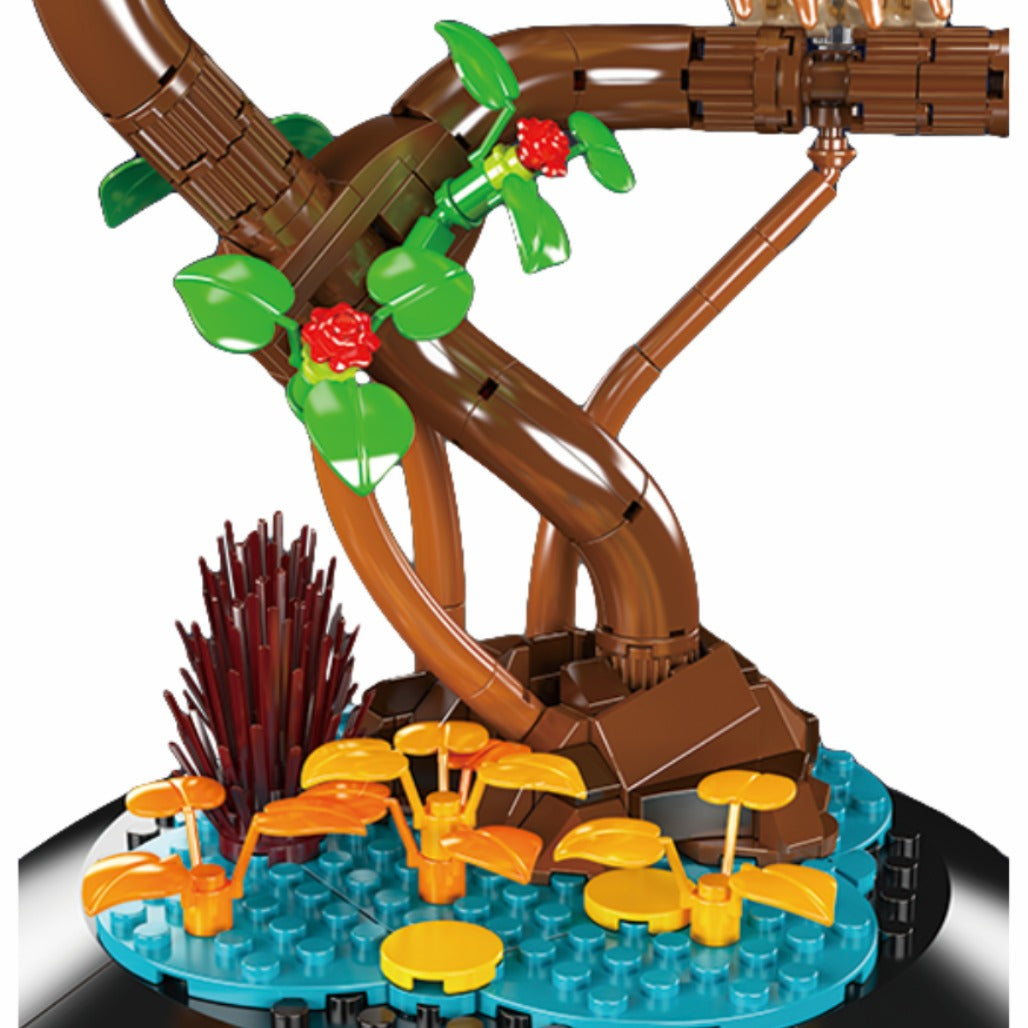 A Photo Of Mould King Black-Capped Lory Building Toy Set - 1052 Pieces - 10150