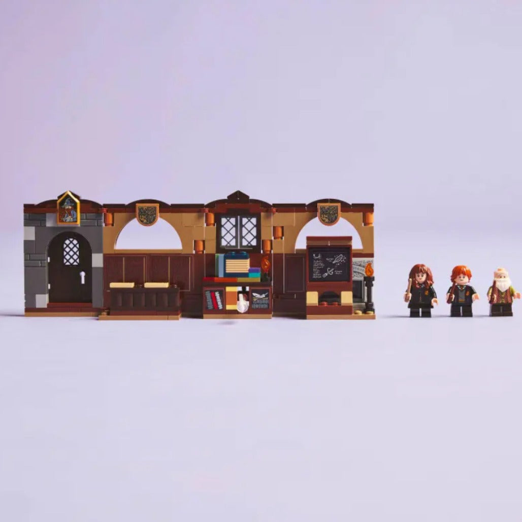 A Photo Of LEGO Hogwarts™ Castle: Charms Class 204 Pieces - 76442