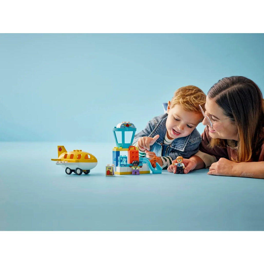 A Photo Of LEGO Duplo First Time at the Airport 23 Pieces - 10443