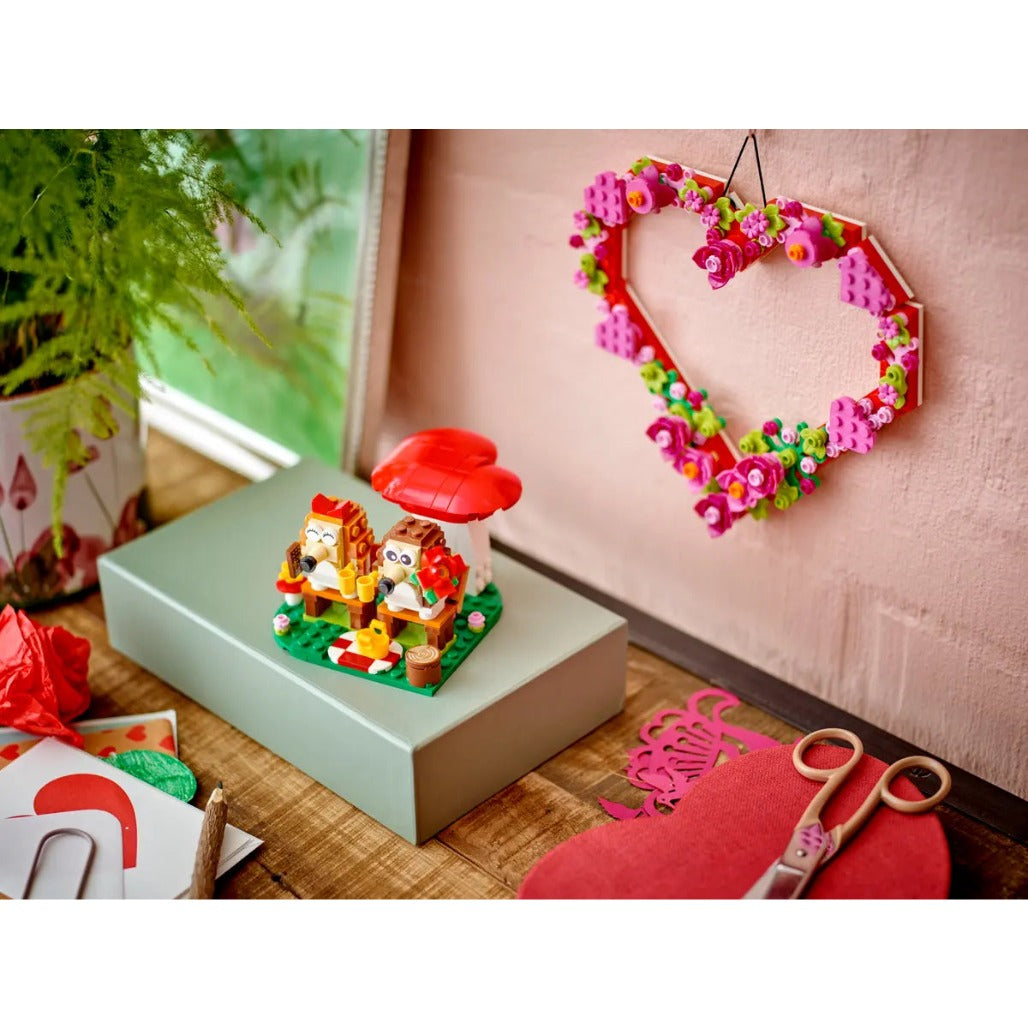A Photo Of LEGO Hedgehog Picnic Date 166 Pieces - 40711