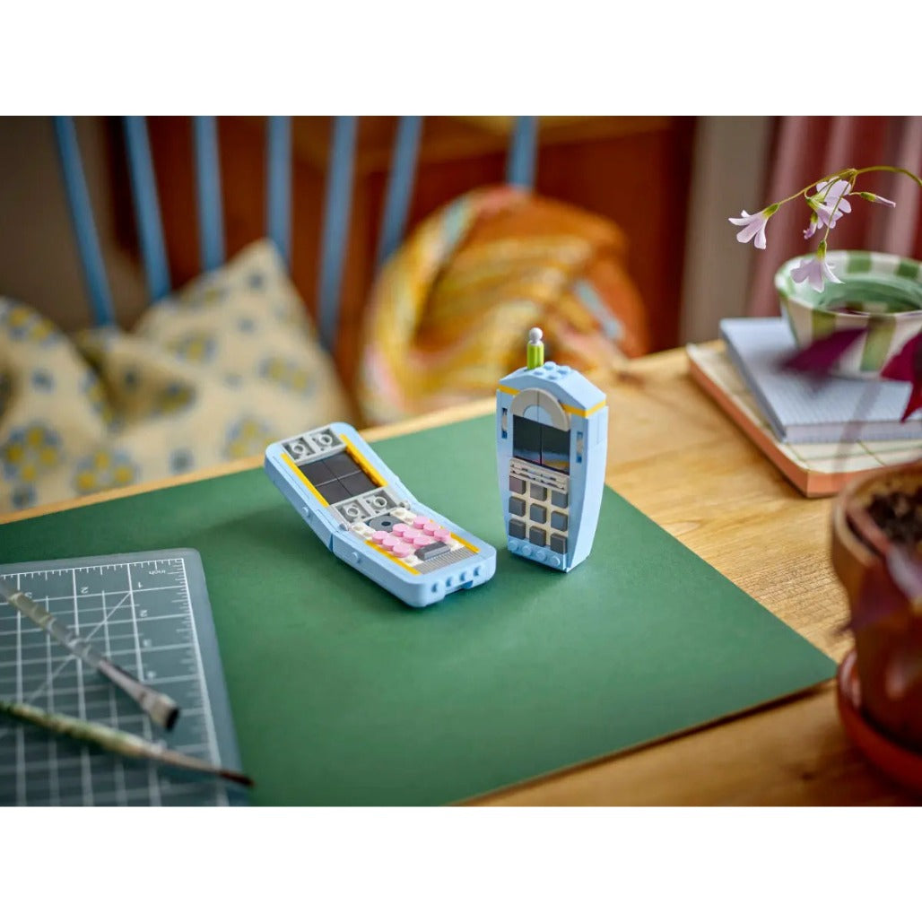 A Photo Of LEGO Creator Retro Telephone 383 Pieces - 31174