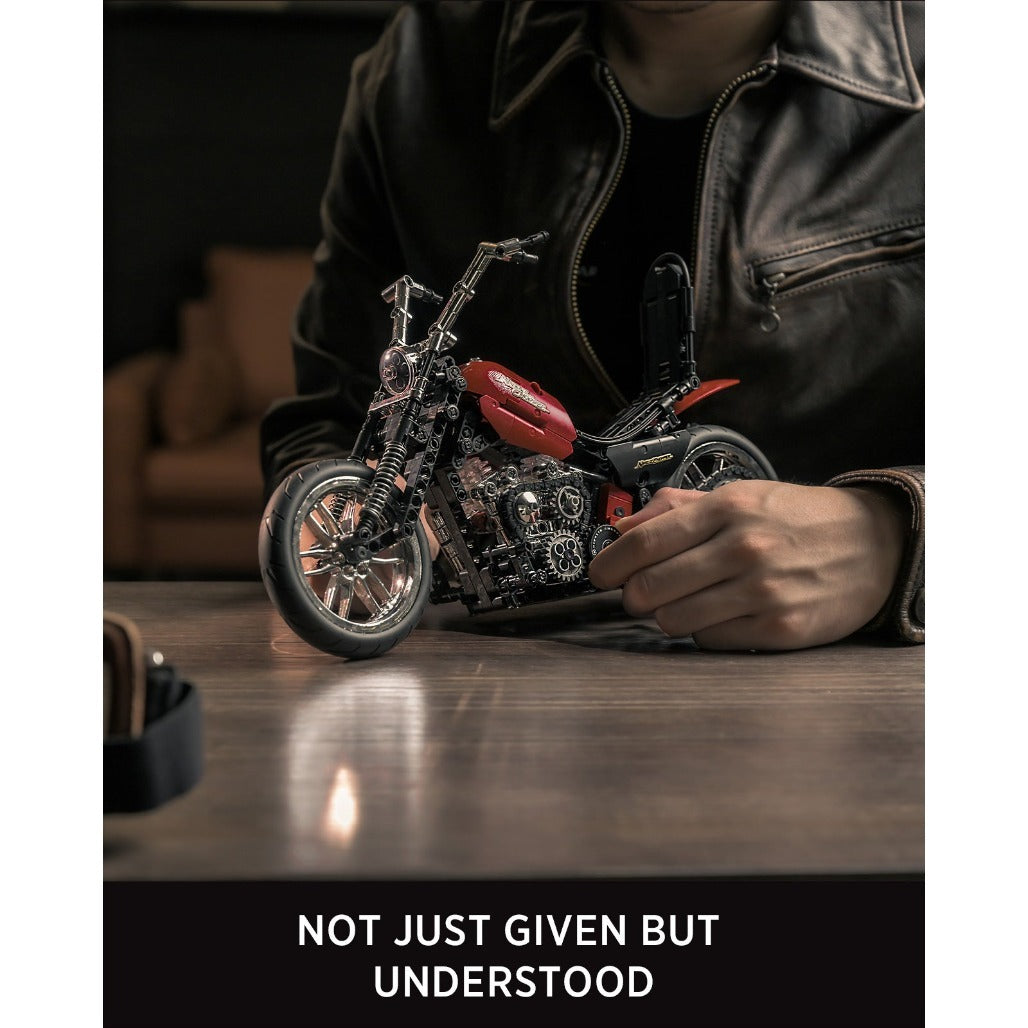 A Photo Of Nifeliz Chopper Motorcycle Building Set - 572 Pieces - NF10308