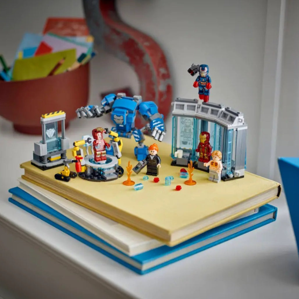 A Photo Of LEGO Marvel Iron Man's Laboratory: Hall of Armor 384 Pieces - 76315