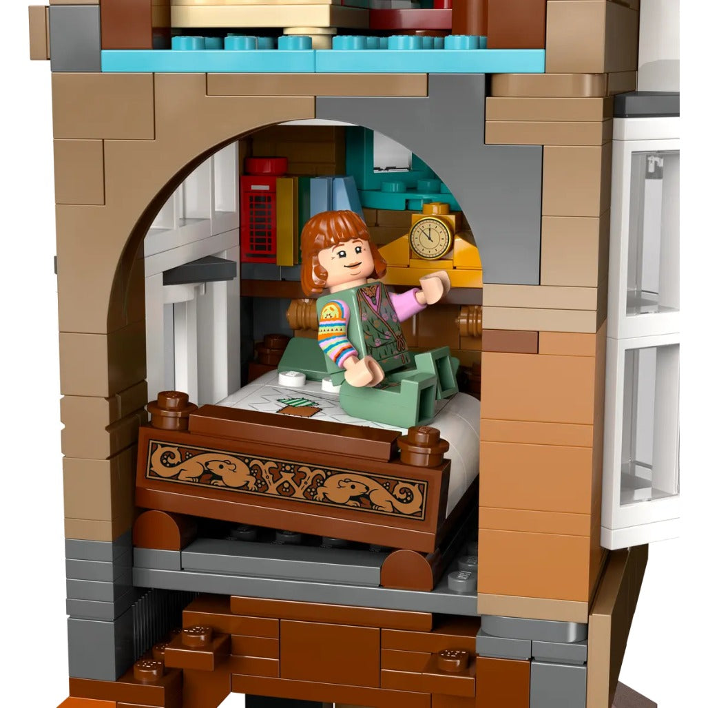 A Photo Of LEGO Harry Potter The Burrow – Collectors' Edition 2405 Piecs - 76437